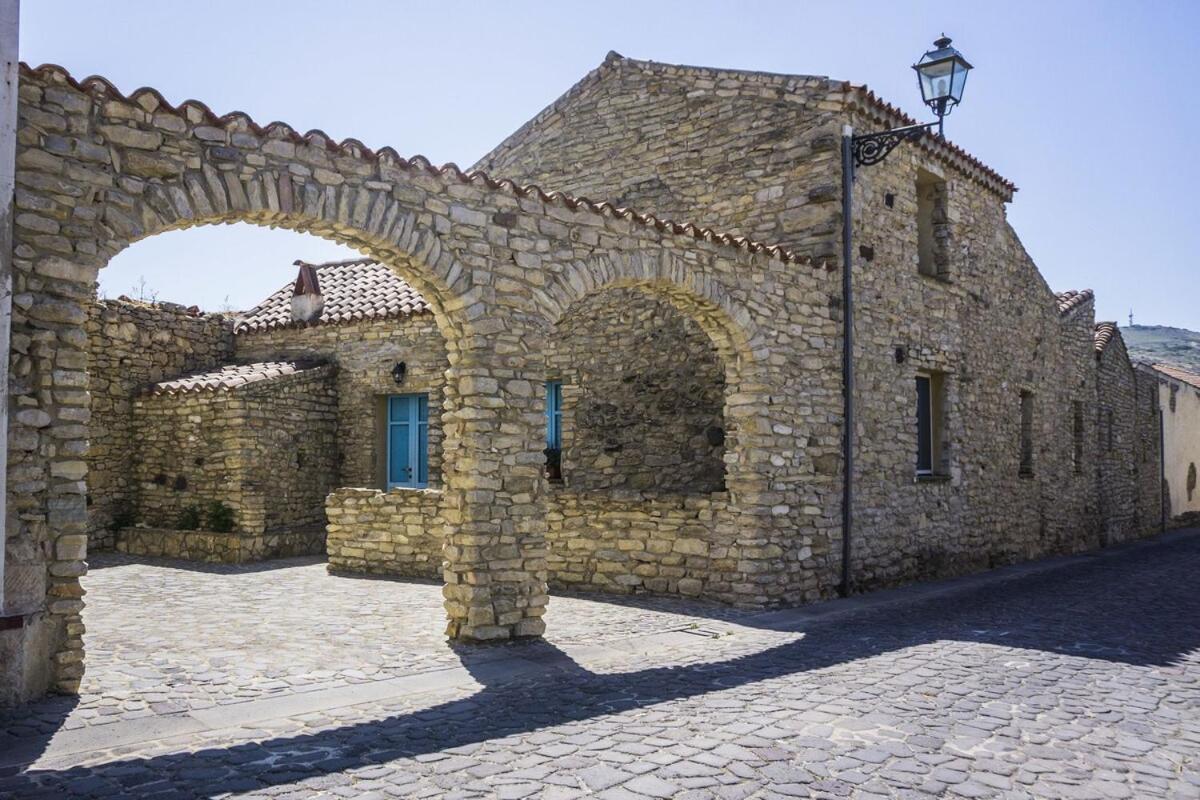 Albergo Diffuso Il Mandorlo Baressa Екстериор снимка