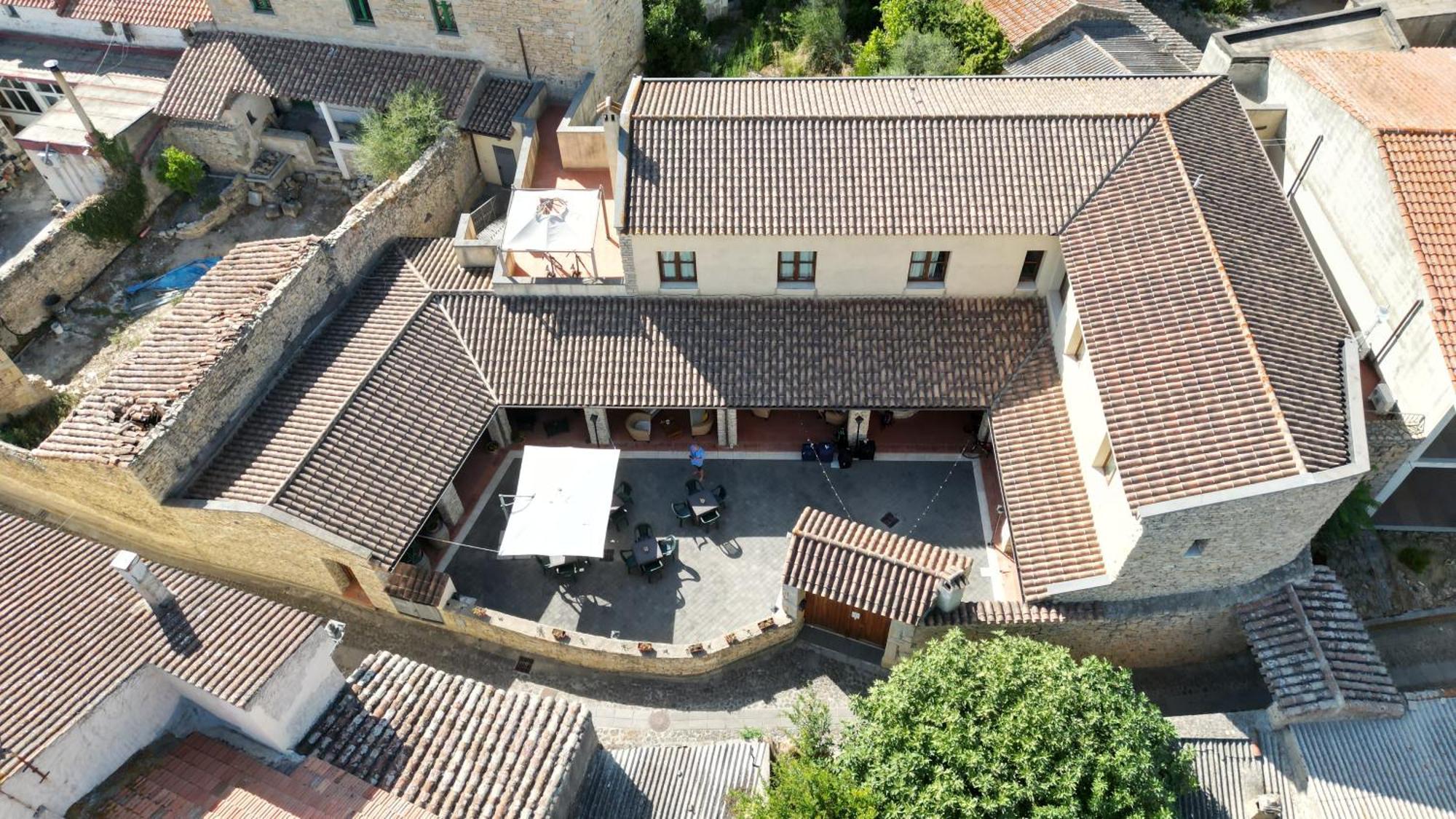 Albergo Diffuso Il Mandorlo Baressa Екстериор снимка