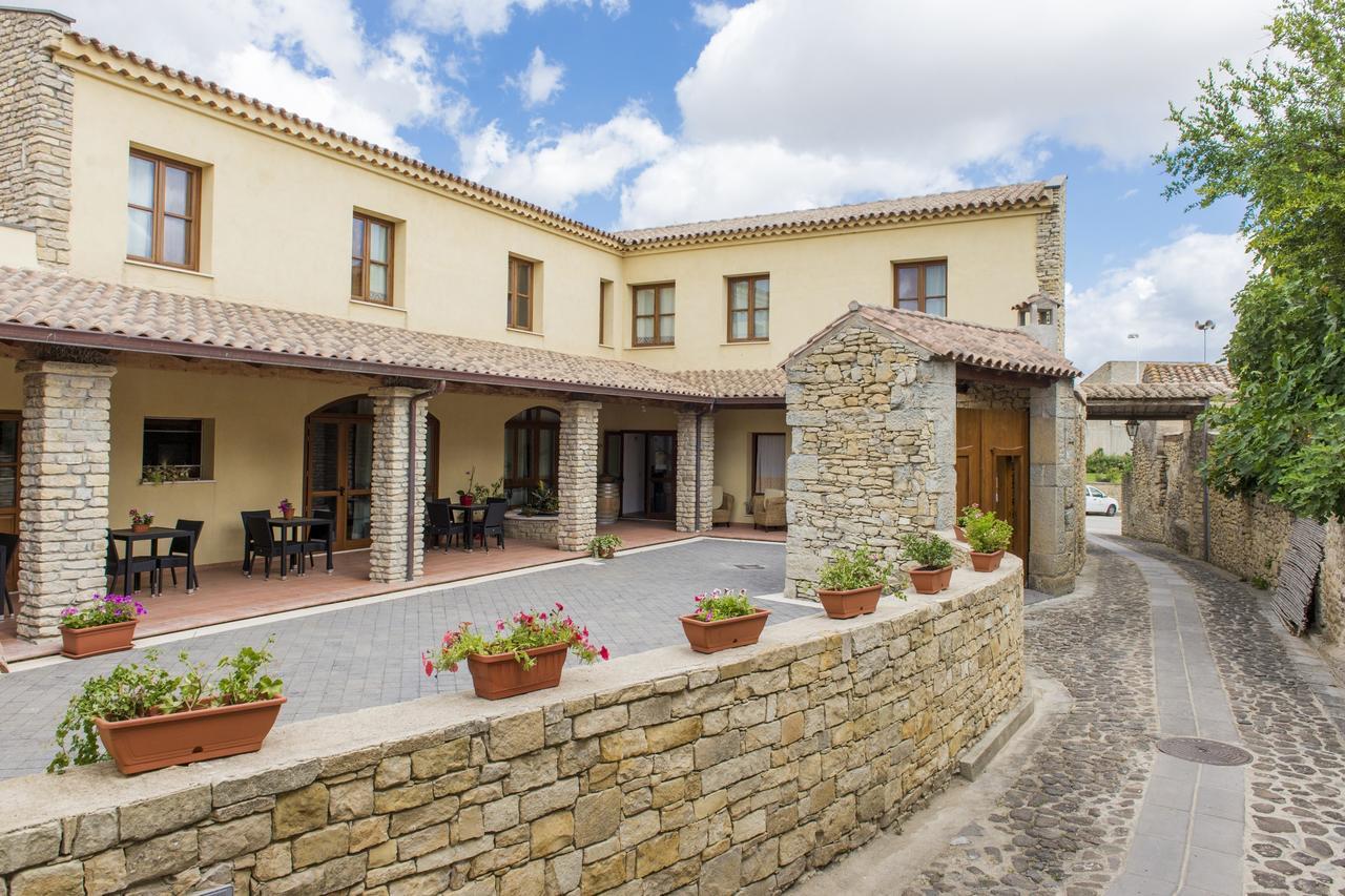 Albergo Diffuso Il Mandorlo Baressa Екстериор снимка